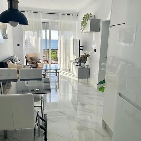 Jazmin Del Mar טורמולינוס